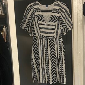 Old Navy Black and White Patterned Midi Dress